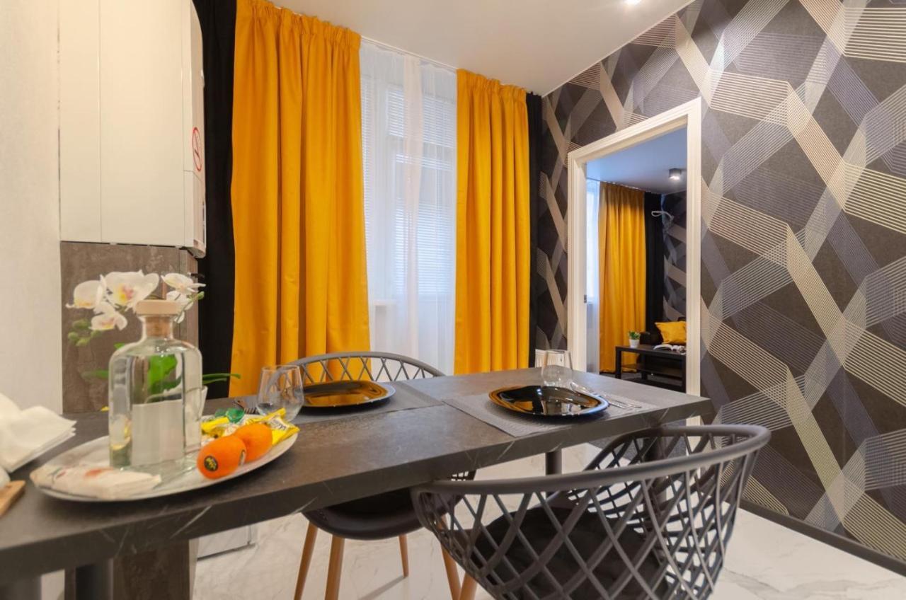 Samira 2 Apartment Kiev Bagian luar foto